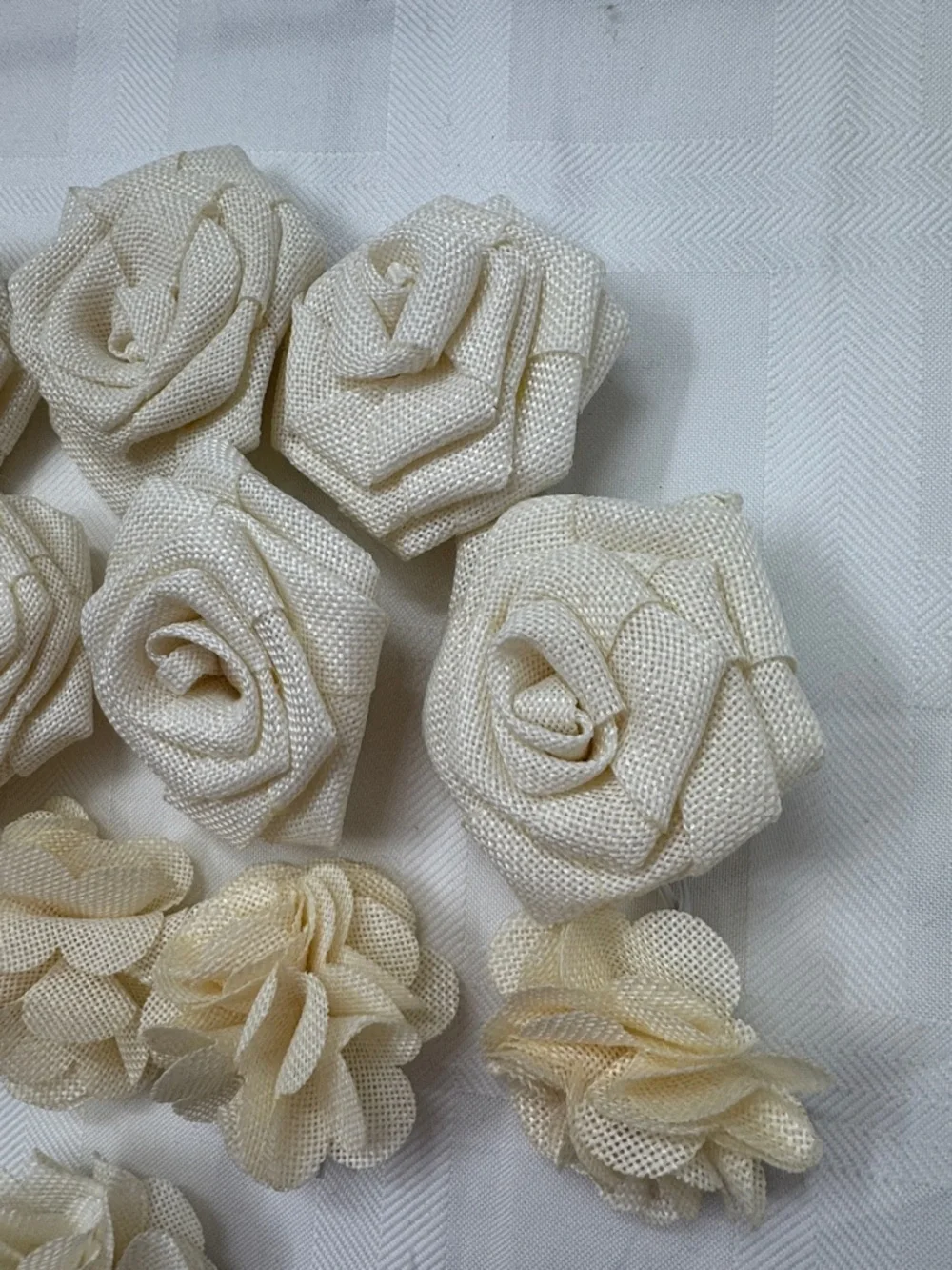 Cream Fabric Rose Flower Embellishments - Pack of 13 Decorative Appliqués